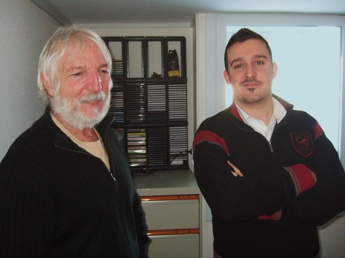 « Comment on fait pour causer dans le poste ? »